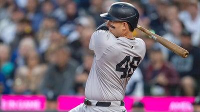 BIZARRE ending: Yankees clinch playoff spot after bat goes flying, Mariners runner picked off